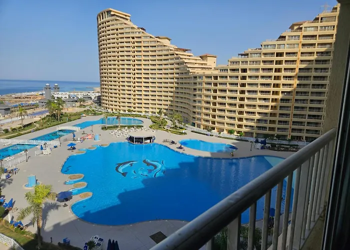 Porto Pyramids Royal Panoramic View Apartment *